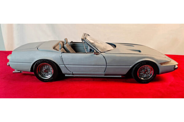 Ferrari 365 GTS/4 Daytona Model Kit DIY