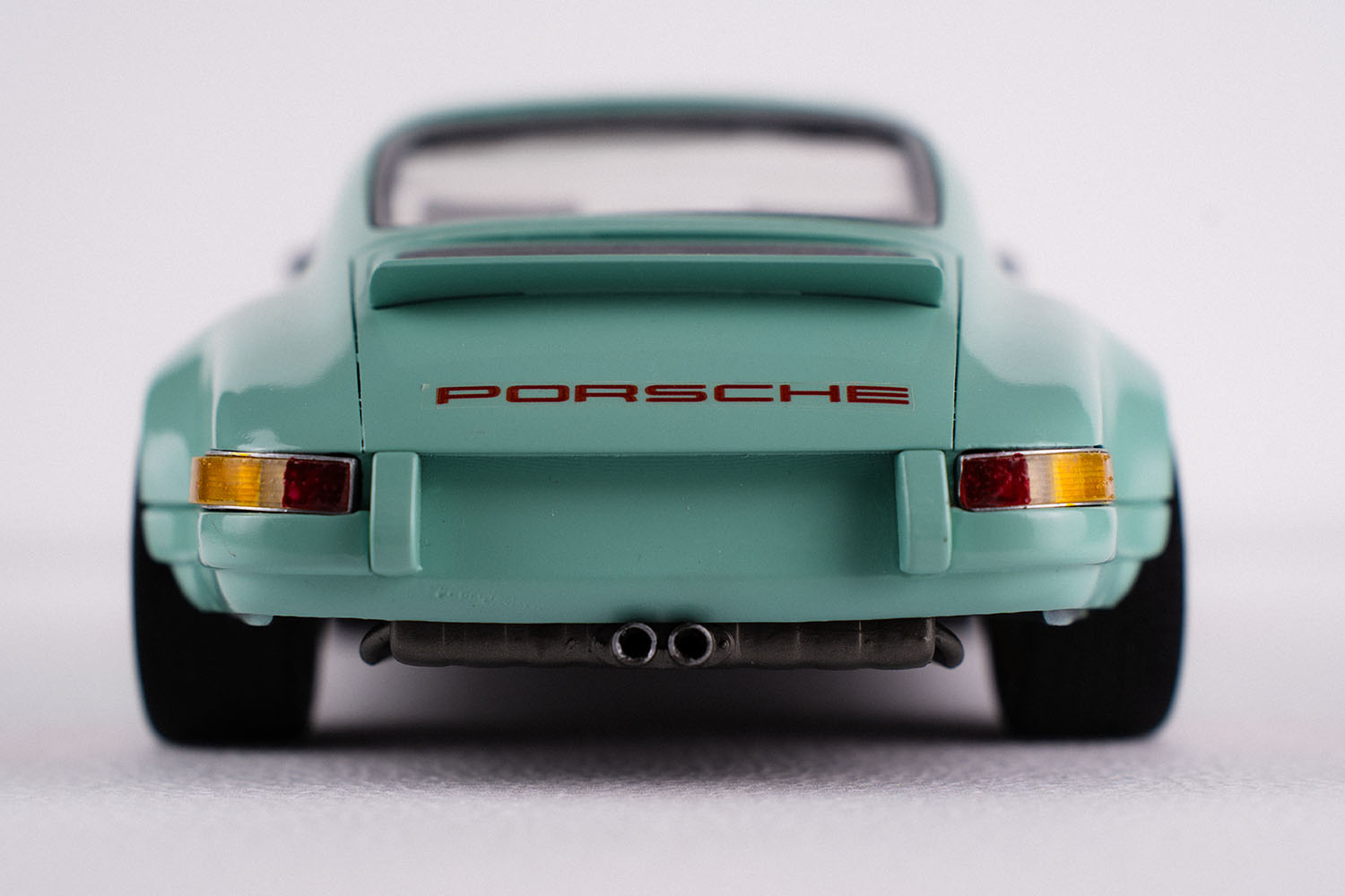 Porsche 911 Singer 1/8 Model Kit DIY - Image 6