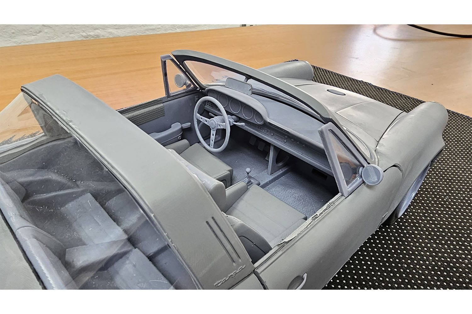 Porsche 911 Singer Targa 1/8 Model Kit DIY - Image 6