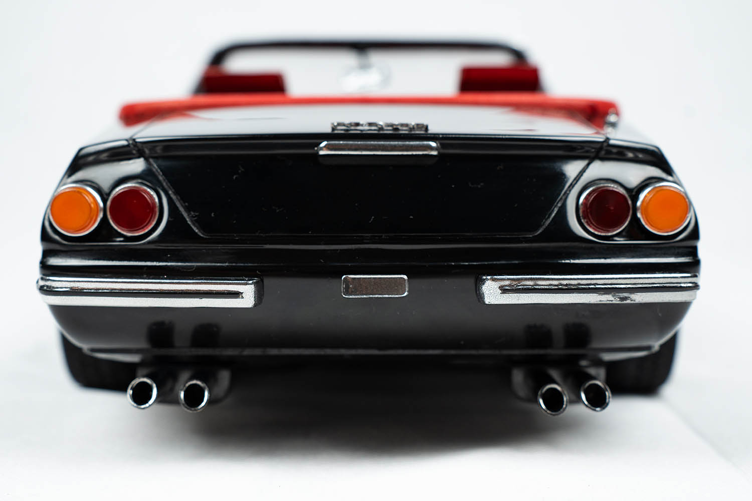 Ferrari 365 GTS/4 Daytona 1/8 Model Kit DIY - Image 12