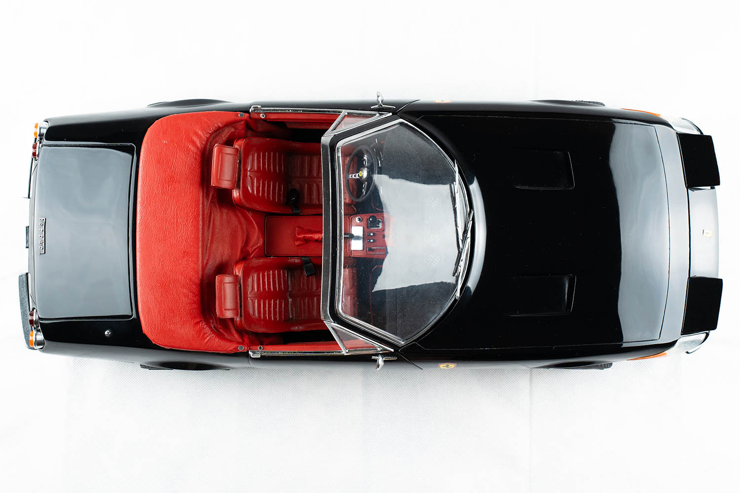 Ferrari 365 GTS/4 Daytona 1/8 Model Kit DIY - Image 10