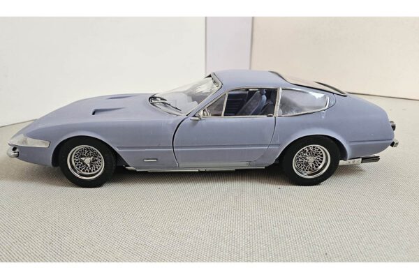 Ferrari 365 GTS/4 Coupe 1/8 Model Kit DIY